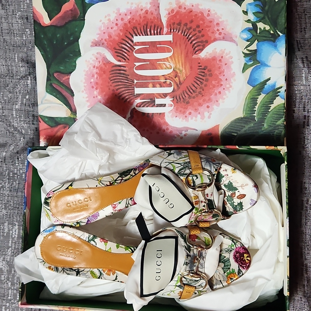 Rare,Gucci floral Sandals